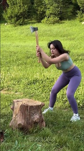 This beautiful girl knows what she's doing! 😯 #tourism #hack #diy