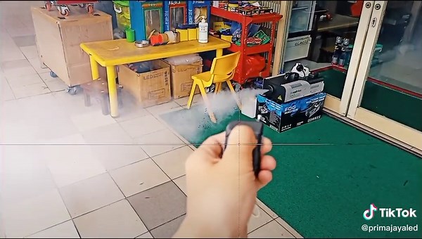 Powerful 1500 Watt Smoke Fogger with Remote Control