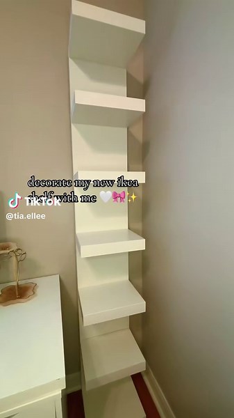Decorate My IKEA Shelf: A Pretty Room Makeover