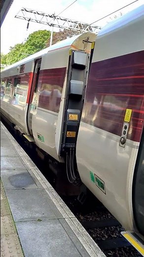LINER Azuma Doors opean and close
