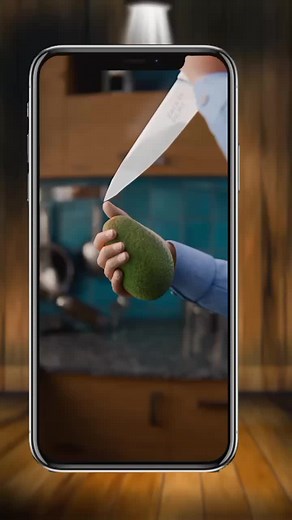 How to Properly Cut an Avocado