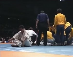 Andy Hug’s last fight in Kyokushin at the hands of a young Francisco Filho, who will also become one of the greatest in Kyokushin and K1. Was this fight the end of Andy’s career? Far from it! He joined Seido and won their World Tournament and then went on to K1 lost again before eventually winning the K1 Grand Prix, the biggest combat event in the World at the time! The Japanese loved him for his fighting and even more for his never give up spirit. The “blued eye samurai” made the Japanese prove