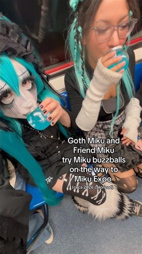 friend miku is of age too we r law abiding mikus 😌🙏 #goth #hatsunemiku #cosplay #gothgirl #miku