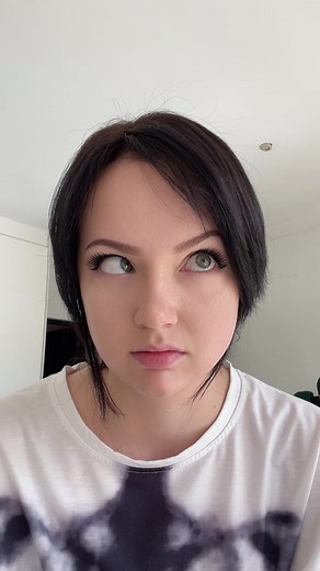 Lady with the Bendy Face: A Fun Reaction