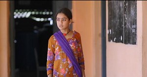 School Chale Hum - सपनो को बसते में रख कर चले हम