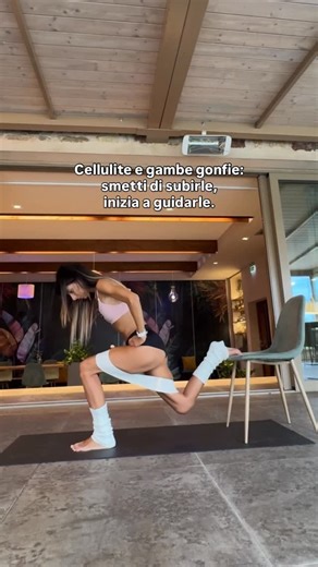 Marta Giugliarelli | PERSONAL TRAINER DONNE on Instagram: "Da donna a donna: questo non vuole essere l’ennesimo post sulla cellulite che scrolli e lasci andare. La cellulite e le gambe gonfie non sono un difetto, ma un segnale che il corpo ci manda: metabolismo rallentato, circolazione linfatica che non drena, squilibri ormonali che favoriscono la ritenzione e un sistema muscolare che non viene stimolato a dovere. La verità è che non basta isolare un esercizio o un muscolo. Il corpo va allenato 