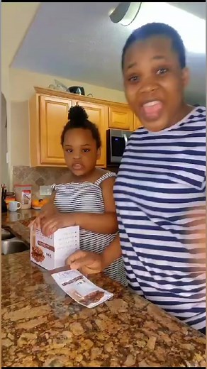 COMPLETE SHAKE MIX:A BALANCED DIET INEVERY SCOOP�Juice Plus Complete Shake Mix is a protein rich drink mix that provides balanced nutrition in every scoop. Much more than a protein shake, Complete Shake Mix provides the benefit of whole food nutrition through nutrient packed pumpkin and pomegranate powders, our blend of ancient grains, and more nutritious ingredients. The shake mixes are as tasty as they are healthy and are available in two delicious flavors - French Vanilla and Dutch Chocolate.