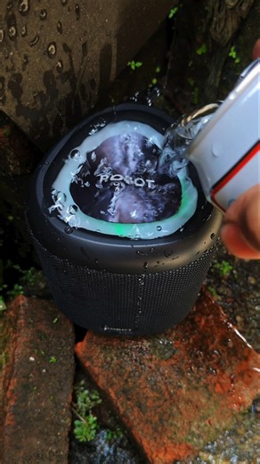 Robot with larutan cap kaki 3 #jbl#robot #trending