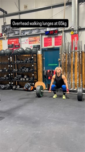 3.1K views · 137 reactions | Overhead walking lunges at 65kg  #lunges #walkinglunges #overhead #training #motivation | Ruta Lendraitiene | Facebook