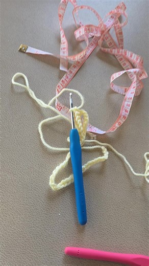 Nouveau projet cozy au Tim Hortons #crochet #cafe | Madame Crochet