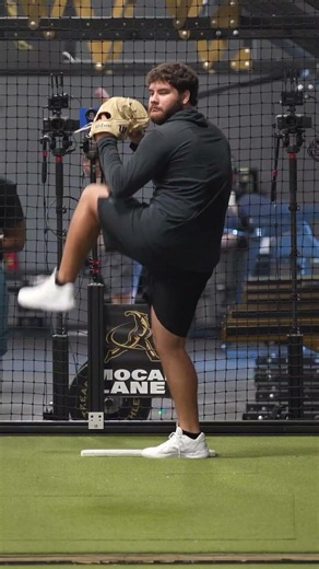 The Angels Signed This 5'10" Pitcher | Jose Atencio