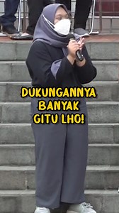 Ya begini ini yang namanya belok tanpa riting. 😁 kita ngobrolin soal pencalonan bupati, gubernur sampai presiden. Eh setelah ditanya malah pengennya masuk Akpol atau Akmil. 😁 Belajar yang semangat ya temen2 Maba Unika. Jangan takut capek belajar, jangan takut lelah membaca, lelah diskusi atau menulis. Lebih baik kita merasakan beratnya belajar daripada harus menanggung lelahnya kebodohan. | Ganjar Pranowo