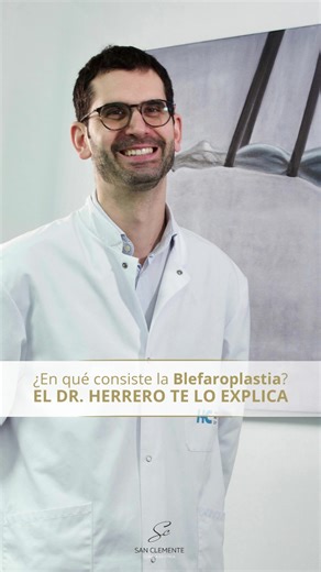 👁️ ¿Notas tus párpados caídos, bolsas o mirada cansada? La blefaroplastia es una cirugía sencilla y muy efectiva que devuelve frescura y juventud a tu mirada. El Dr. Herrero lo explica claro: 👉 Se eliminan los excesos de piel o grasa de los párpados. 👉 Es una intervención rápida y segura. 👉 Los resultados son naturales y duraderos. La mirada es una de las primeras cosas que transmiten de ti. Con la blefaroplastia, no cambias tu expresión: la recuperas. ✨ 📍 En Clínica San Clemente realizamos