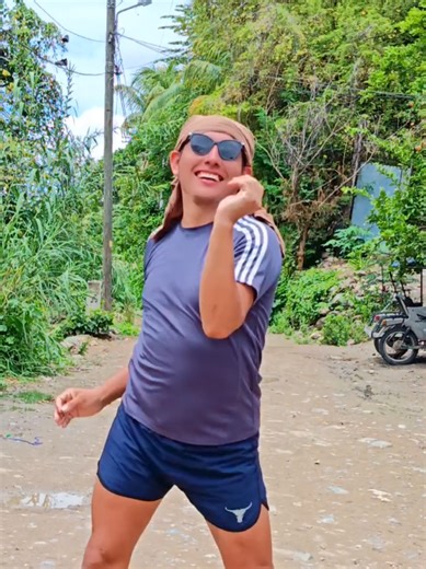 Virtual Diva: Fun Modeling Steps with Humor