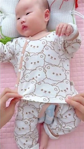👶✨ Easy Baby Dressing Hacks | Quick & Safe Newborn Outfit Changing Guide ❤️