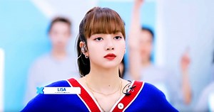 LISA pushes trainees to learn choreography moves faster and clip "LISA becomes a tough mentor" goes viral