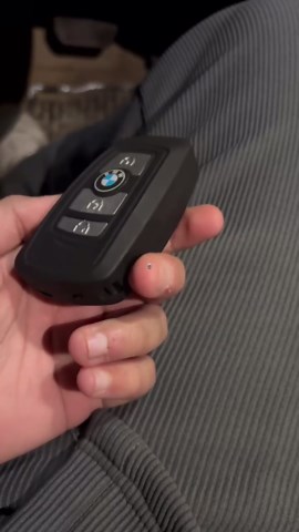 Handling a BMW Key Fob: Features and Benefits