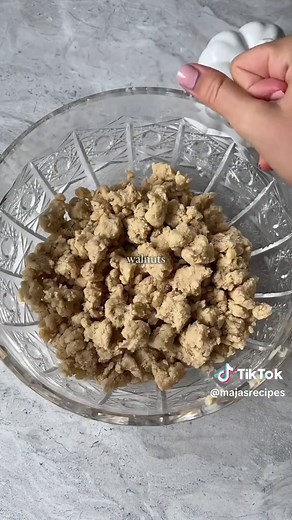 Delicious Pear Crumble Recipe for Fall Dessert Delights