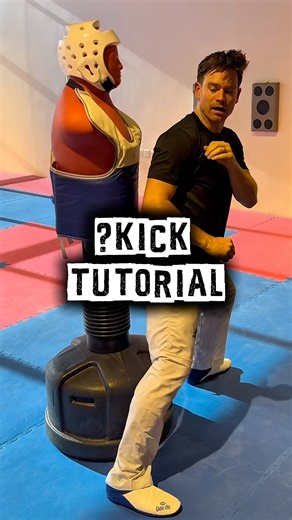 When Taekwondo meets Lookism, technique becomes a weapon. Master the Question Mark Kick.