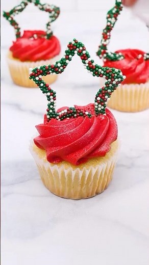 ✨ How to Decorate Christmas Cupcakes Like Shining Stars! 🌟🎄