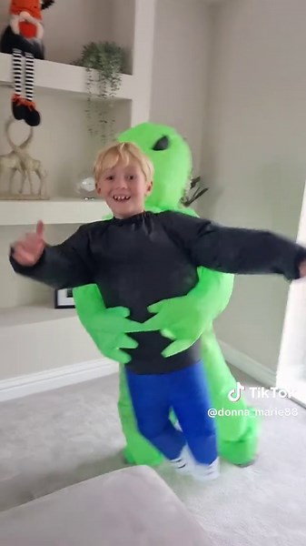 👽#halloween #fyp #inflatable #alian | halloween inflatables