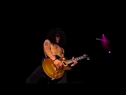 Sweet Child O' Mine - Slash Solo - Tokyo 92