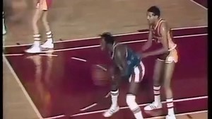 RIP 'CLOWN PRINCE': The Original Harlem Globetrotters legendary "Clown Prince of Basketball" MeadowLark Lemon has died. Lemon thrilled audiences with his long hook shots, and prank of throwing buckets of confetti on refs and fans. Here's more on his life: http://abc7ne.ws/1QWCosp | ABC7 News