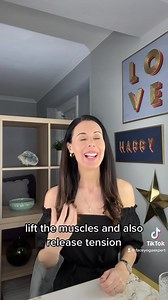15K views · 786 reactions | A super easy massage to sculpt the cheekbones ‍♀️ | The Face Yoga Expert | Facebook
