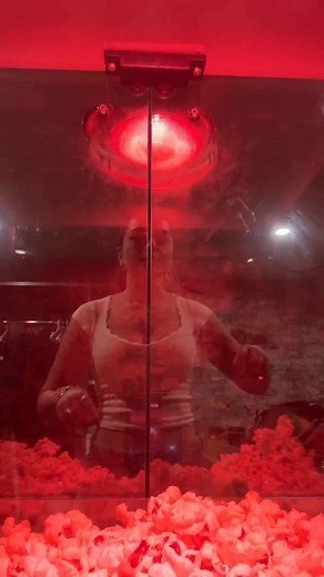 13K views · 845 reactions | Classe Noisette sort à minuit!!!  #chanson #noël #fyp #quebecois #musique #fête @its_benjamiin @blocnotesmusic @local9.ca @warnermusiccanada @myriam.fecteau.mathieu | Classe Moyenne | Facebook