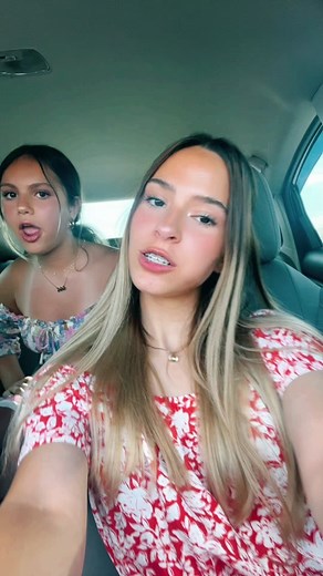 the huge gum in my mouth😐#fyp