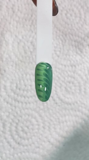 Easy two color nail art idea. #nailart #naildesign2023 #nailfashion2023 #nailartideas #nailvideotutorials #nailartvideos💅 #cutenails #easynailartforbeginners #beginnersnailart #funnaildesigns #flowernailarttutorial #summernailartdesigns #howtodonail