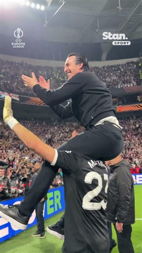 Unai Emery is the 𝐔𝐍𝐃𝐈𝐒𝐏𝐔𝐓𝐄𝐃 King of the Europa League 👑 #UEL #AstonVilla