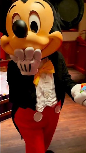 The LONGEST hug from Mickey Mouse at Disneyland Paris