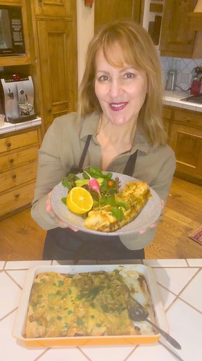 Vegan Black Bean Spinach Enchiladas with Green Sauce 🌶️🌱🫘 This is one of my go to favorite easy dinners. You can get it on the table in no time based on easy pantry staples such as canned beans, tomatoes, and green enchilada sauce. Get the recipe 👉https://sharonpalmer.com/black-bean-spinach-enchiladas-with-green-enchilada-sauce/ #enchiladas #veganenchiladas #vegan #easydinner #plantbased #dietitian | Sharon Palmer: The Plant-Powered Dietitian