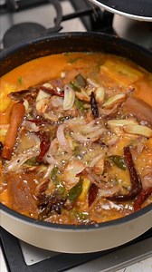 Episod 751 | Resepi Gulai Ikan Masin Talang | 2 Minit 1 Resepi by Che Sayang Kitchen Bahan-bahan - 1 potongan besar ikan masin talang - 1-2 biji bawang besar merah - 2 inci halia - 4 ulas bawang putih - 1/2 bawang holland - 2 sudu besar rempah kari ikan - 1 kotak santan - 1/3 nenas - 1/2 sudu kecil pes asam jawa - Garam & perasa - Potongan terung & kacang panjang Bahan tumis darat - cili kering - Daun salam - Rempah 4 sekawan - Daun kari - Hirisan bawang merah, bawang putih, halia #resepichesaya