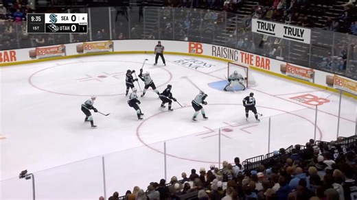 SEA@UTA: Grubauer with a great save against Barrett Hayton