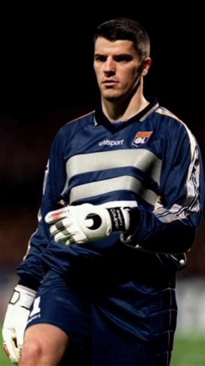 GRÉGORY COUPET 🇫🇷 – DOUBLE SAVE VS BARCELONA 🇪🇸 (2001)