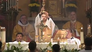 What do you know about the Liturgy of the Holy Eucharist? Read below 👇🏽 𝙇𝙞𝙩𝙪𝙧𝙜𝙮 𝙤𝙛 𝙩𝙝𝙚 𝙀𝙪𝙘𝙝𝙖𝙧𝙞𝙨𝙩 The Liturgy of the Eucharist begins with the preparation of the gifts and the altar. As the ministers prepare the altar, representatives of the people bring forward the bread and wine that will become the Body and Blood of Christ. The celebrant blesses and praises God for these gifts and places them on the altar, the place of the Eucharistic sacrifice. In addition to the bread