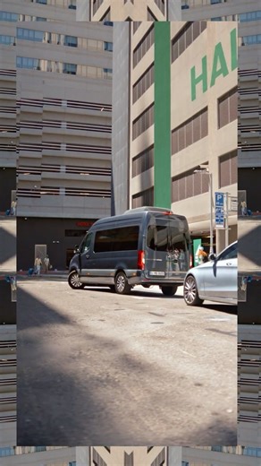 Parallel parking? Excellent. Thanks to the parkingpackage with a 360-degree camera. #Sprinter