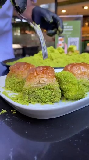 How to Enjoy Antep Baklavası: A Step-by-Step Guide