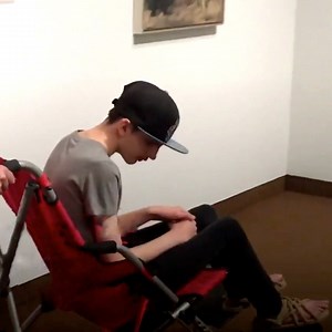 Questo ragazzo affetto da autismo verbale all'improvviso inizia a parlare quando al museo vede QUESTO... 🥲🦋 Crediti: Newsflare ➡️ PER SCOPRIRE ALTRE INCREDIBILI STORIE, CLICCA QUI: https://www.youtube.com/PerDavvero/?sub_confirmation=1 | Per Davvero
