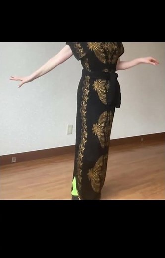 ガラベーヤ カフタン｜ブラック×ゴールド刺繍の華やかロングドレスベリーダンス衣装 ネフェルティティドレス Nefertiti Dress