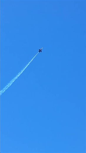 Very Cool Aileron Roll Climb F18 Blue Angels