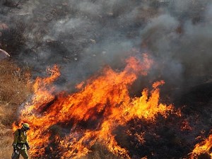 Azusa Fire: Firefighters Battle Flames, Hot Temperatures