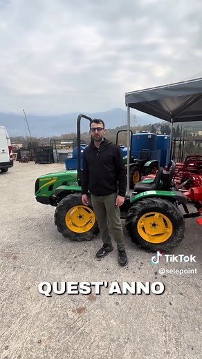 🚜 Trattore con solo 300 ore Unico proprietario e motore Lombardini 4 cilindri raffreddato a liquido. Bellissimo Ferrari Vipar 40 RS appena consegnato! Vi piace questo trattore? 👇 #trattore #agricoltura #macchineagricole #farm #agricoltore