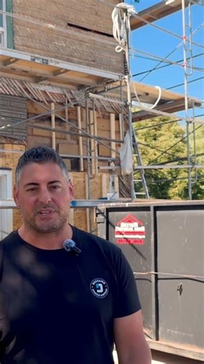 The Satisfying Science of Removing Vinyl Siding