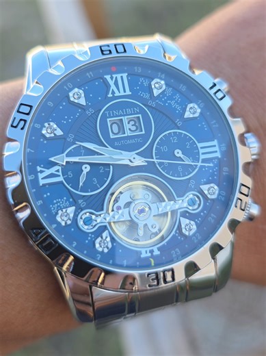 Automatic Movement Mens Watch with Stylish Design