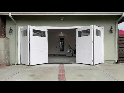 Automatic bifold garage door