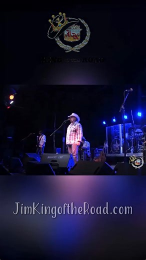  Country legend Johnny Lee brings “Lookin’ For Love” to life — live in Kountze, TX! #johnnylee | King's Country Internet Radio | Facebook