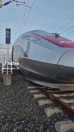 POV Jadi Masinis Kereta Cepat Whoosh Indonesia